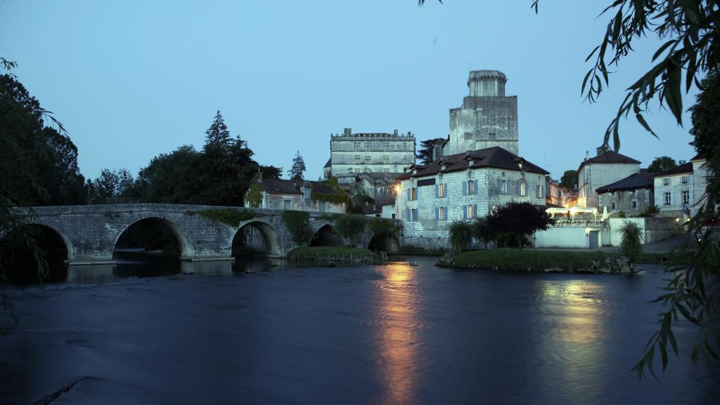 Hostellerie Les Griffons Bourdeilles Exterior foto